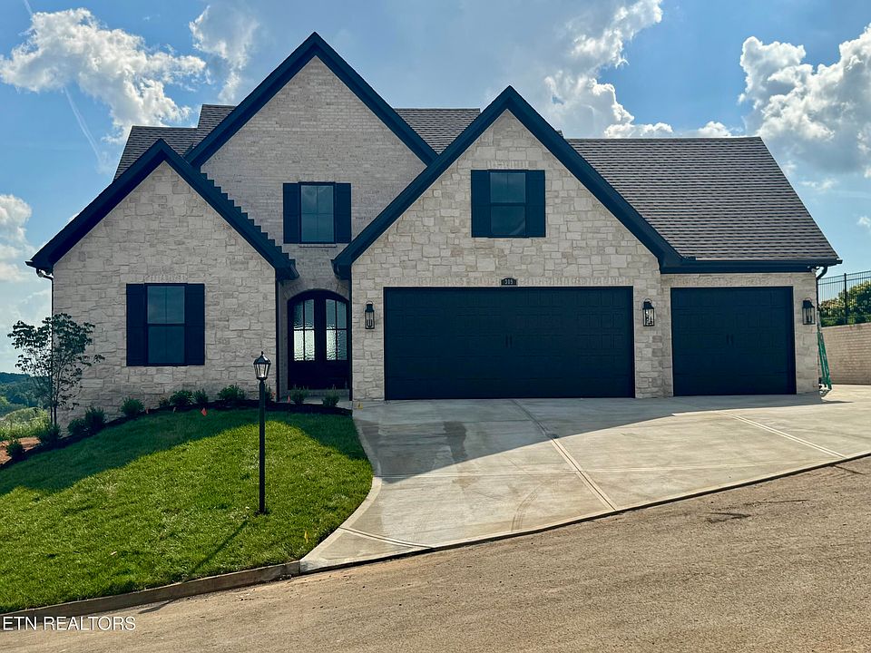 1st image of 309 French Vineyard Ln