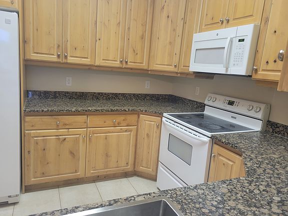 4th image of 169 S Pleasant Grove Blvd