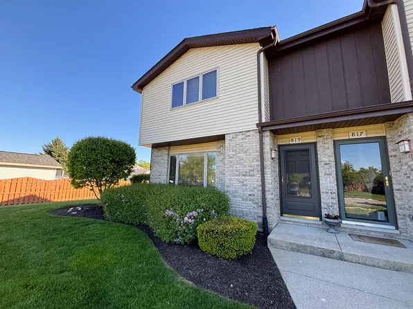 819 Sojourn Rd, New Lenox, IL 60451