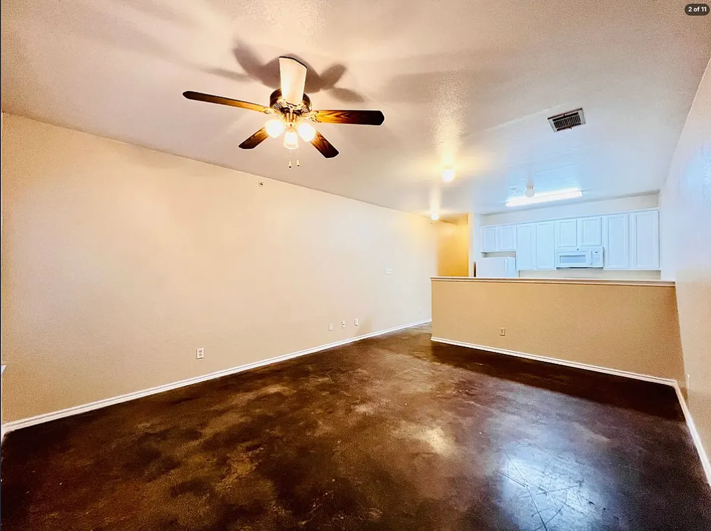 3 bed, 2.5 bath, 1421 sqft, $1,095 — Photo 3