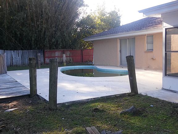 5th image of 16216 Sea Pines Dr