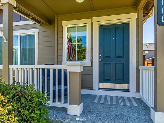 Lovely covered front porch.