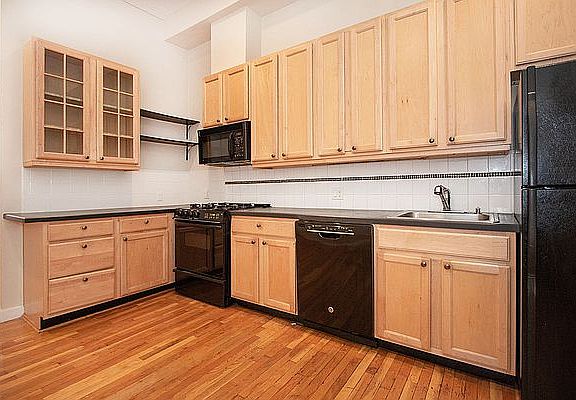 4th image of 261 W 121st St APT 1