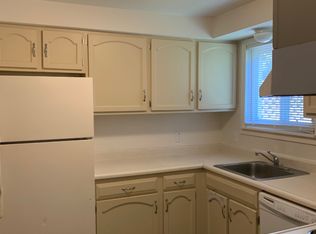 252 West St APT 4, Amherst, MA 01002