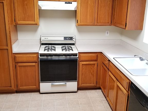 4th image of 4261-69 Howard Ave #4267