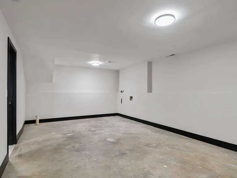 1516 W Meadow St — Photo 18