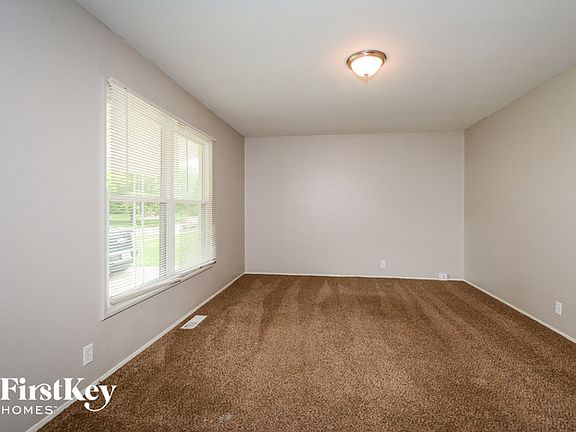 3rd image of 2540 Yorkshire Dr
