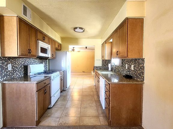 4th image of 5647 Wood Dr SW