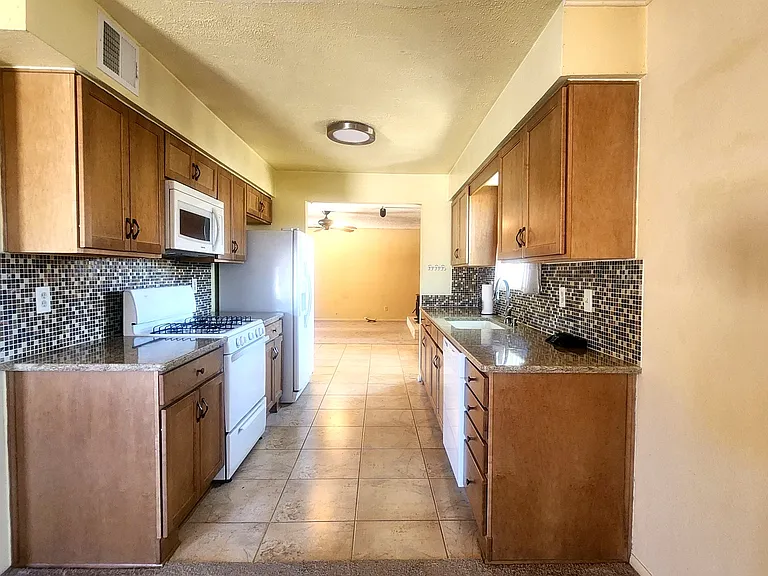 5647 Wood Dr SW — Photo 4