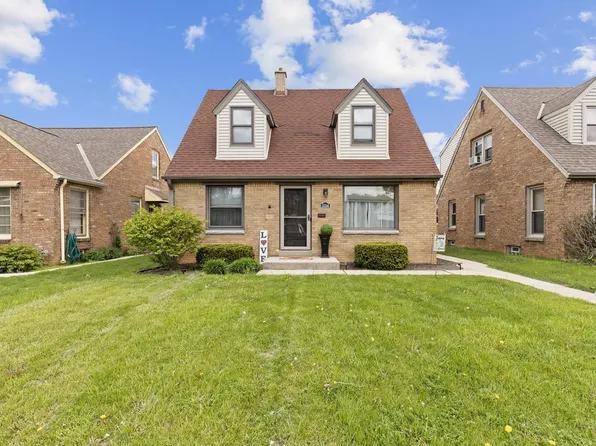 3334 W Lakefield DRIVE W W, Milwaukee, WI 53215