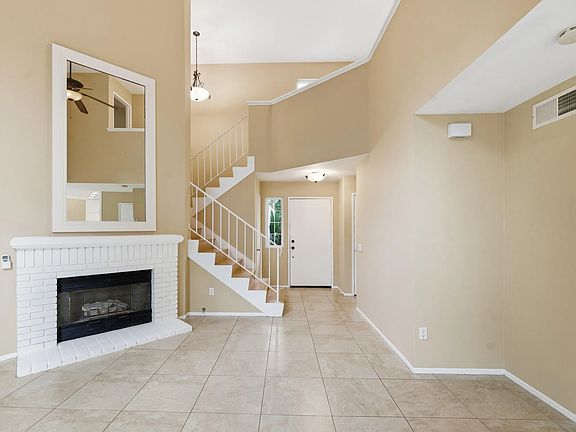 3rd image of 2685 Regent Rd