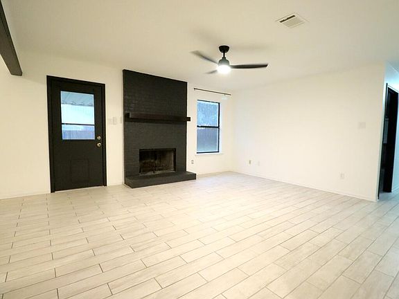 2nd image of 4511 Greenbriar Dr