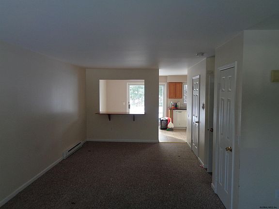 5th image of 23 Woodridge Cir