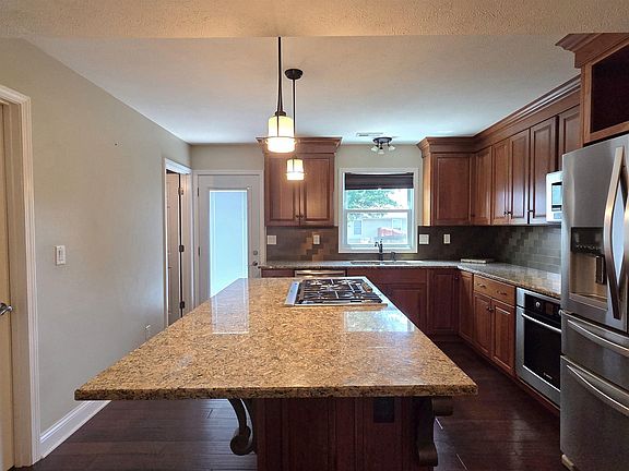 3rd image of 62 Gilliam Ct