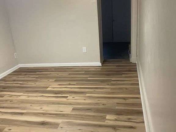3rd image of 122 W Elm St
