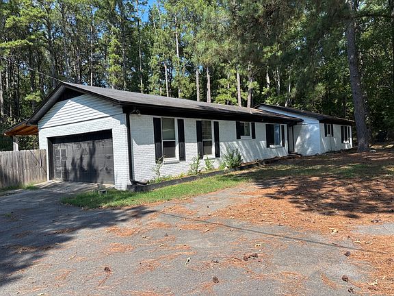 2nd image of 510 Pickthorne Rd