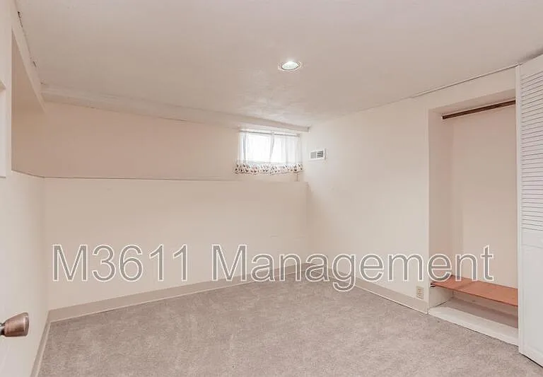 446 E St — Photo 8