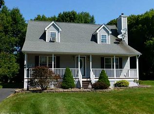 25 Pleasant View St, Griswold, CT 06351