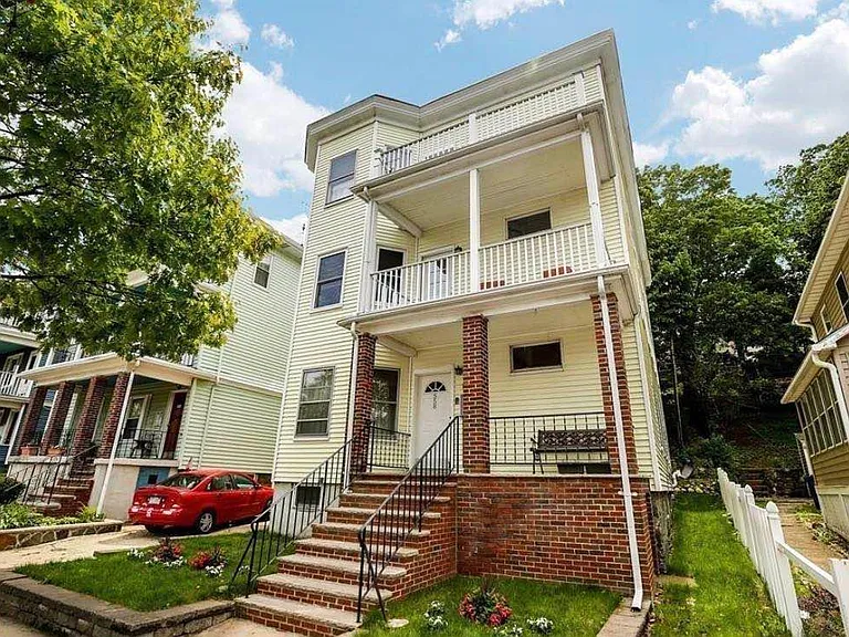 558 Washington St #1 — Photo 17