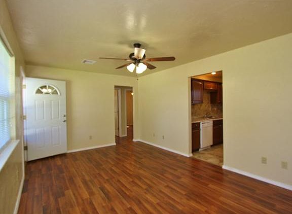 4th image of 4732 SE 17th St