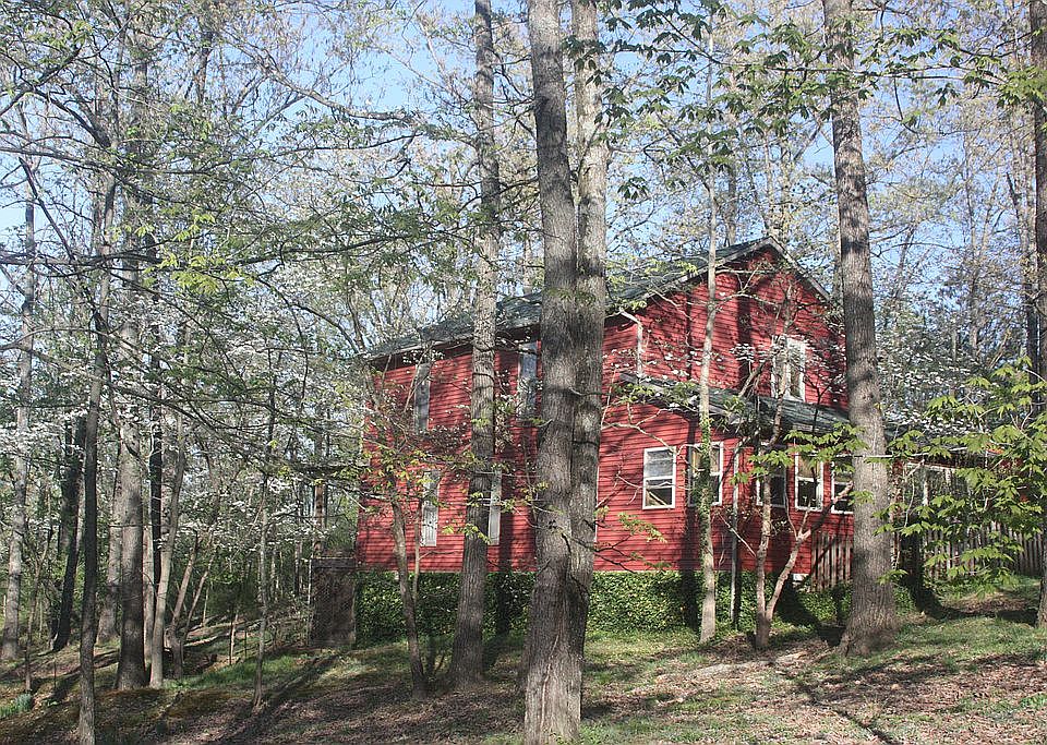 1st image of 48 Wildwood Cir