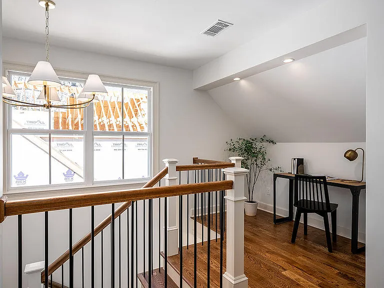221 Williamsburg St NE — Photo 52