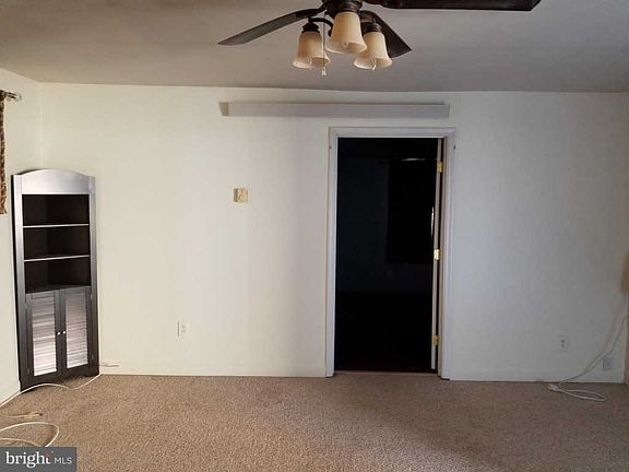 4th image of 7747 Glen Ave