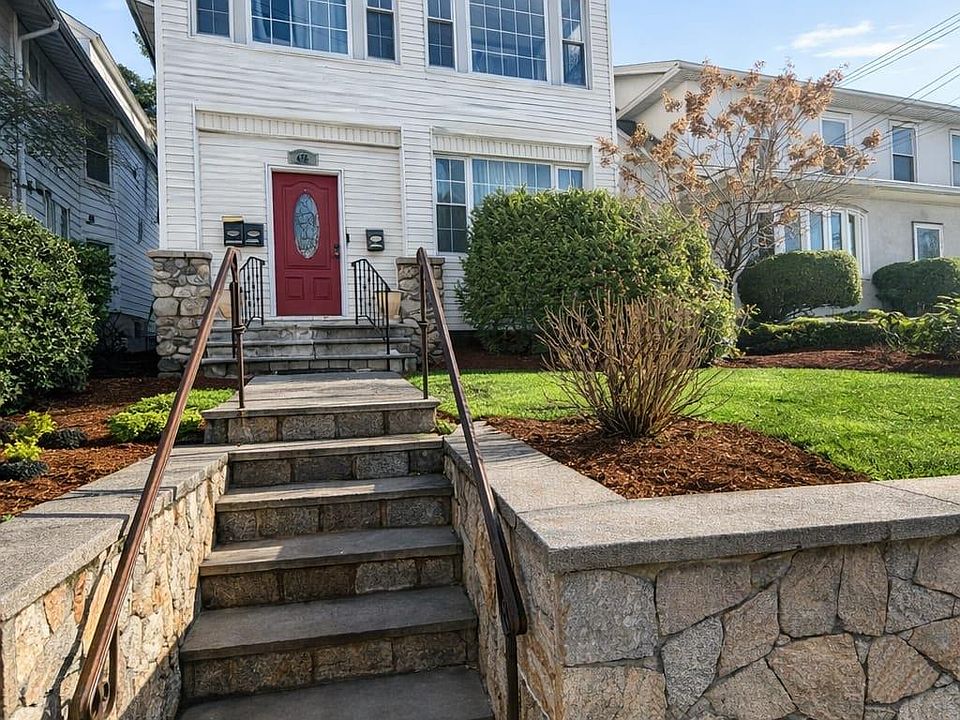 1st image of 425 S Columbus Avenue