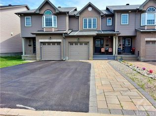 322 Laguna St #1, Ottawa, ON K1T0L1