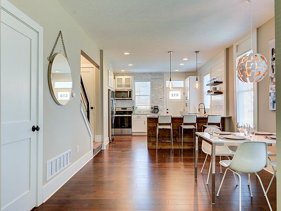 2nd image of 812 W Rich St #8