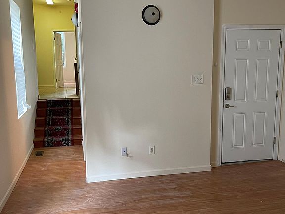 4th image of 1538 N Front St Unit 2