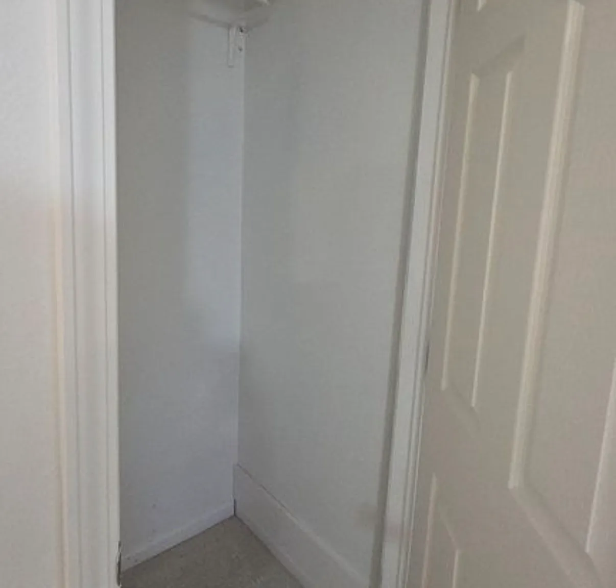 2 bed, 850 sqft, $1,200 — Photo 2