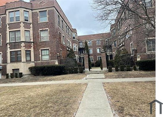 1st image of 822 E Hyde Park Blvd #3