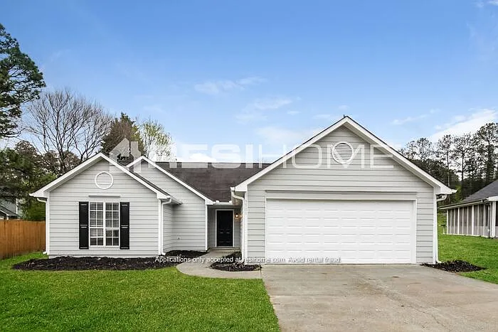 3 bed, 2.0 bath, 1477 sqft, $2,045 — Photo 1