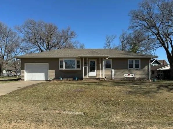 225 Laurel St, Minneapolis, KS 67467