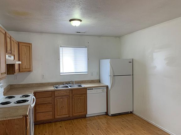 3rd image of 935 W Genesee Ave #D