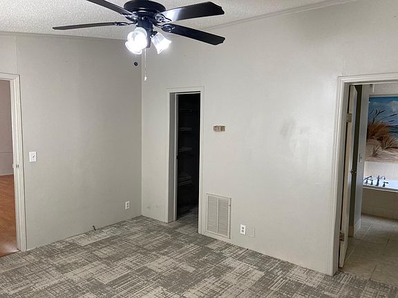 5th image of 173 NE Fern Ave