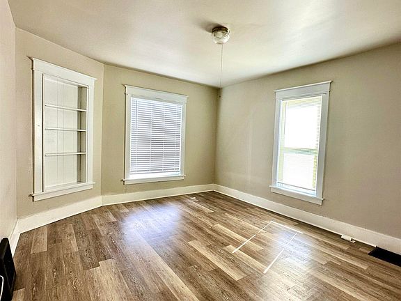 3rd image of 616 S President Ave