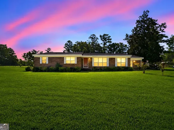 810 Martin Luther King Jr Dr, Folkston, GA 31537