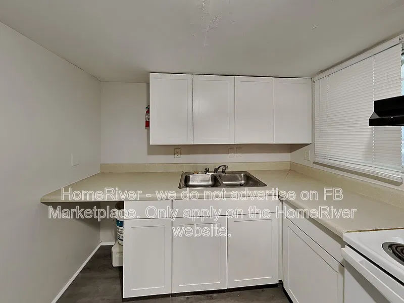 3 bed, 1.0 bath, 887 sqft, $1,195 — Photo 4