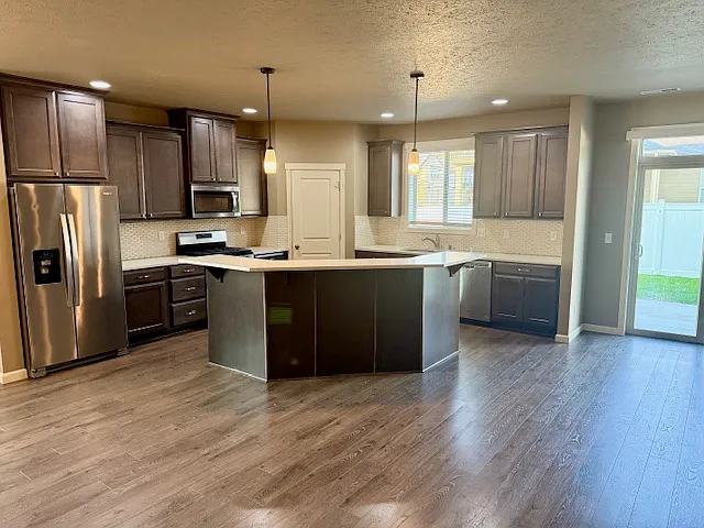 4 bed, 2847 sqft, $2,795 — Photo 4