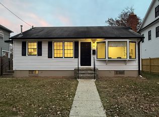 9809 Montauk Ave, Bethesda, MD 20817