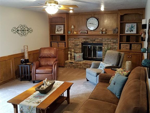 5th image of 1203 Colonial Cir