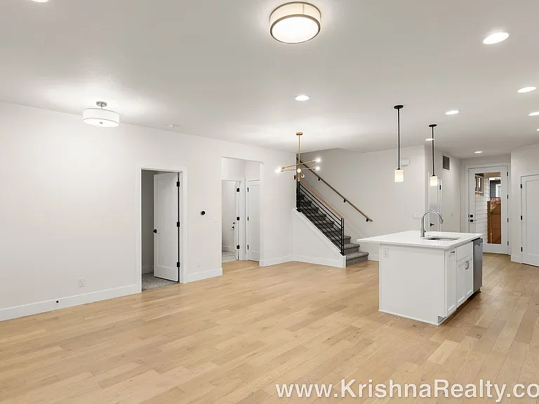 4227 SE Reed Dr — Photo 7