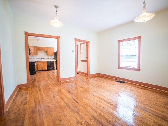 2nd image of 4421 Bell St