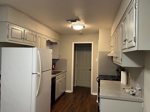 3rd image of 15405 Monica Ave