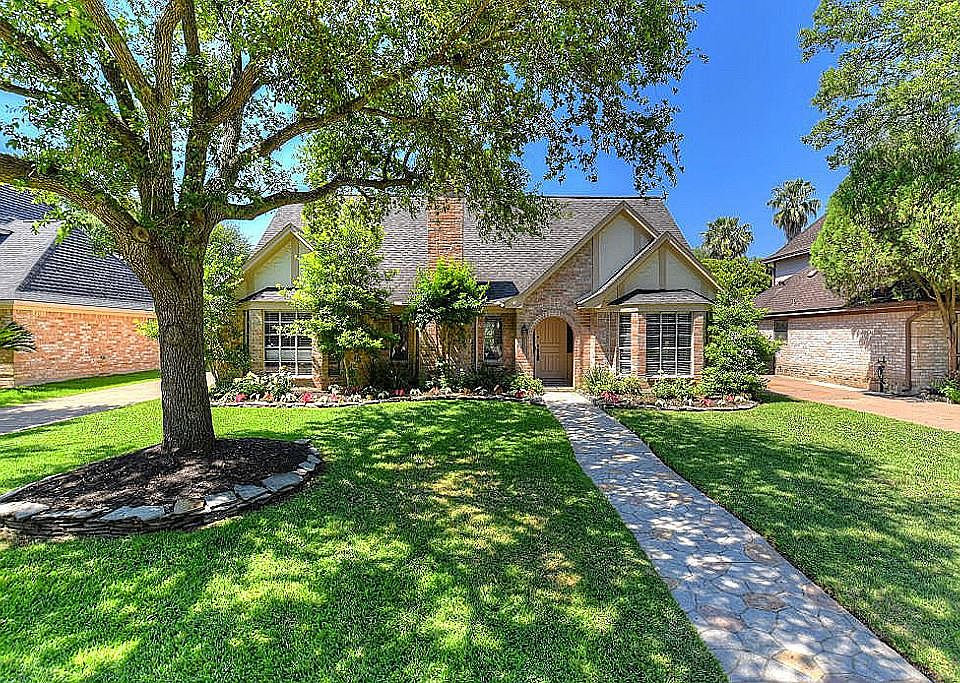 1st image of 20318 Warrington Dr