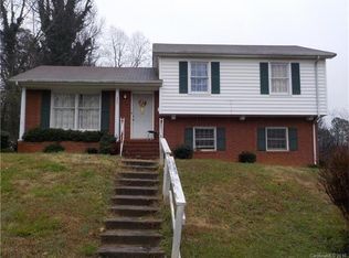 1500 Grovewood Dr, Charlotte, NC