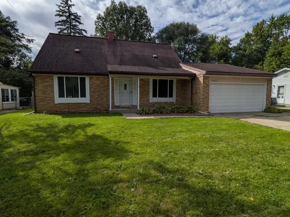 1977 Hamilton St, Holt, MI 48842