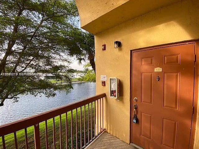 7630 Westwood Dr #327 — Photo 6